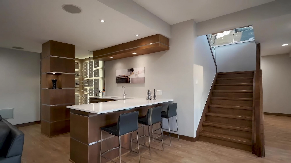 Dapur Desain Mini Bar yang Clean Look